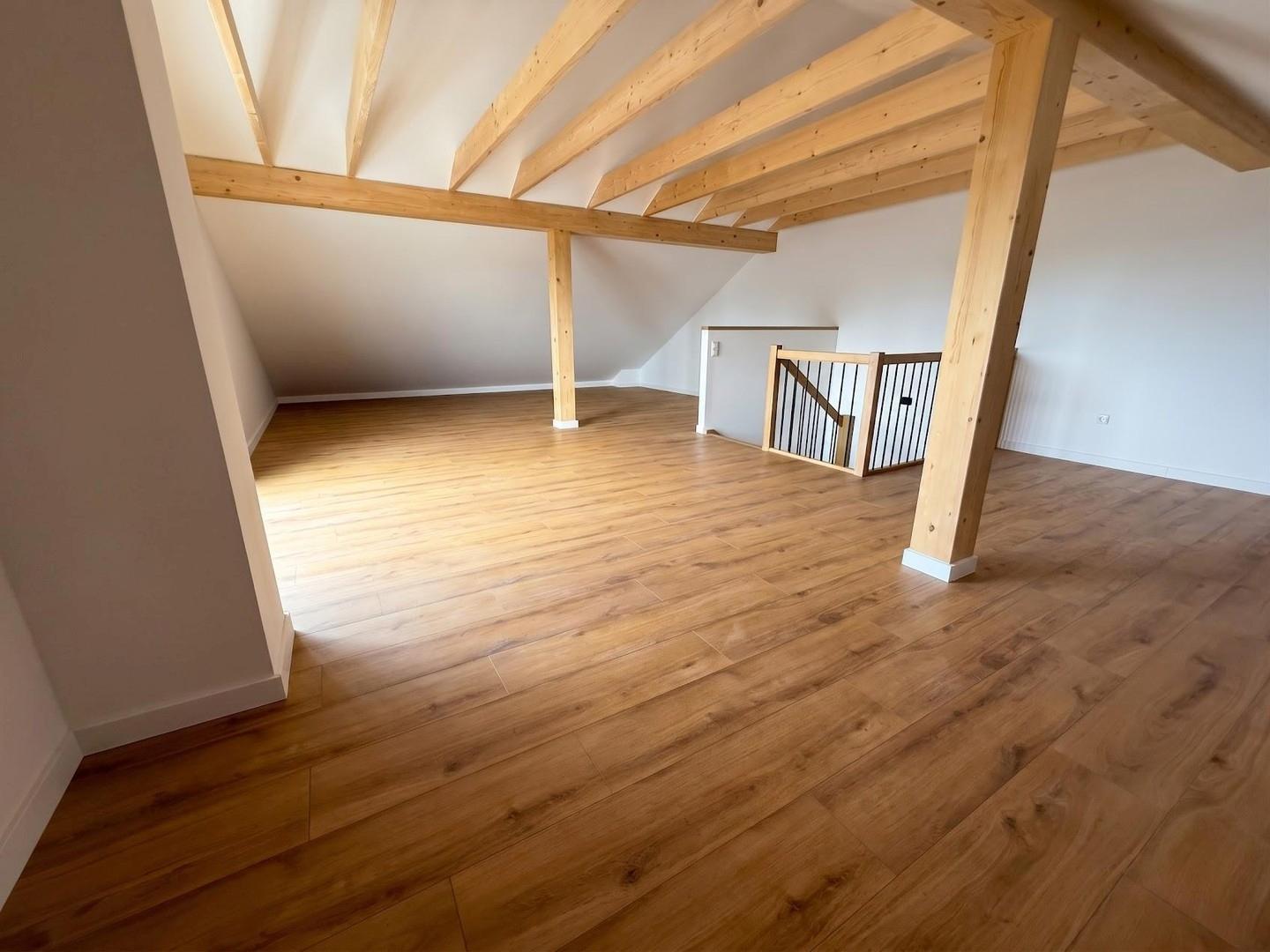 Ausgebauter Dachstuhl 2. OG II
