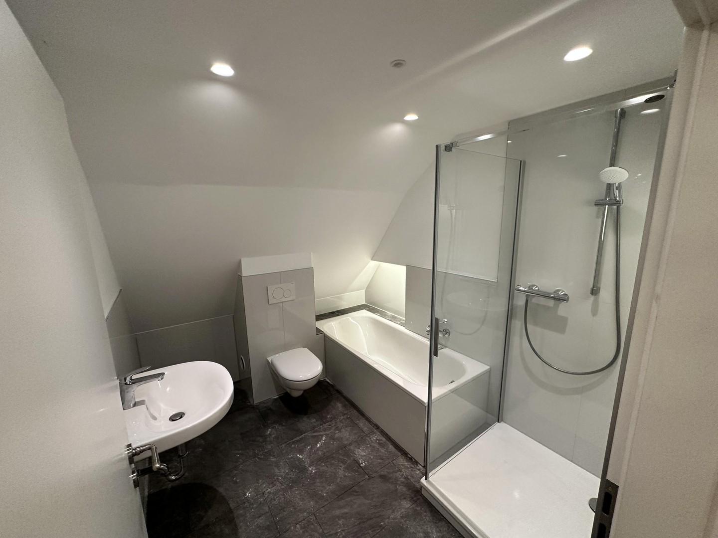 Badezimmer im OG (ca. 5 qm)