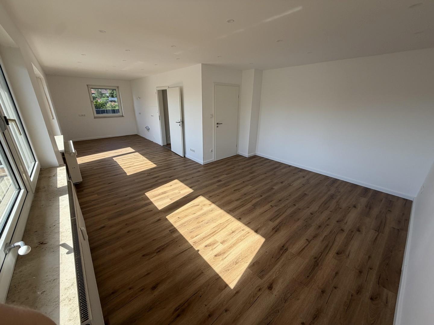 Wohn-Esszimmer m offener Küche