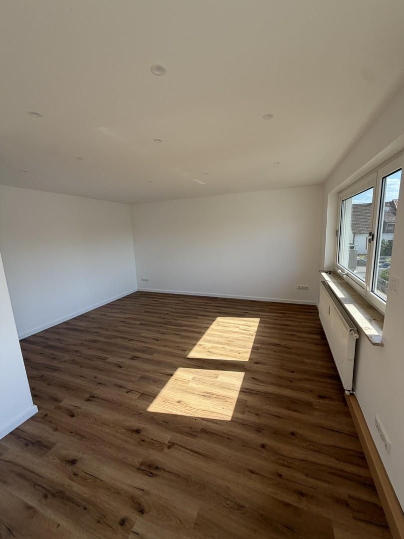 Wohn-Esszimmer m offener Küche