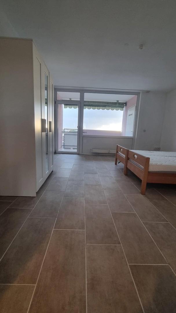 Zimmer mit Balkon