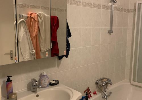 ... Spiegelschrank