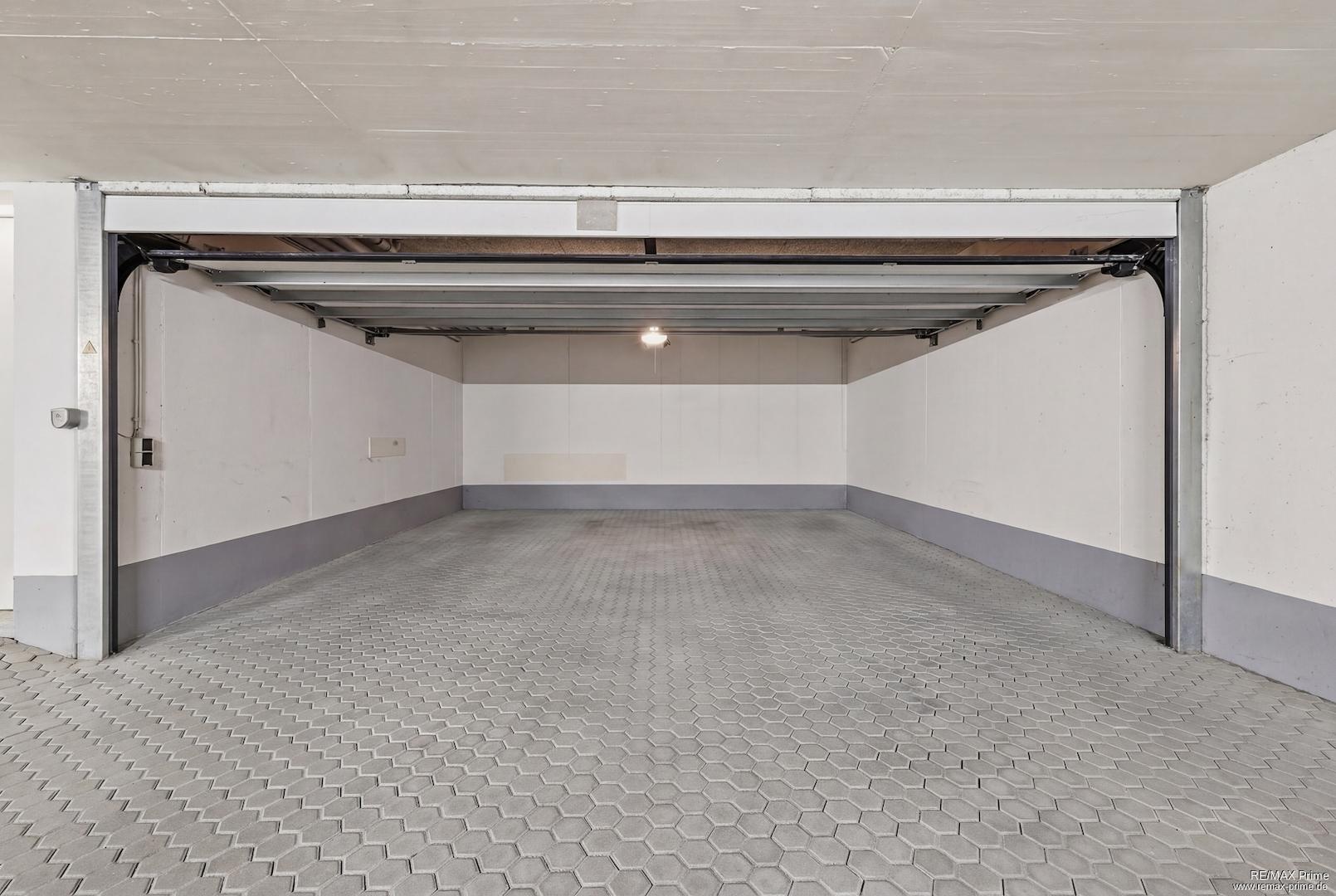 Separat abschließbare Doppelgarage