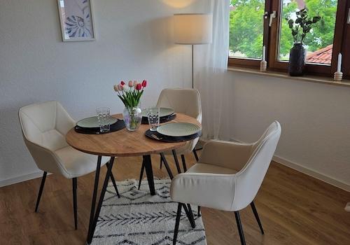 Wohn-/ Esszimmer