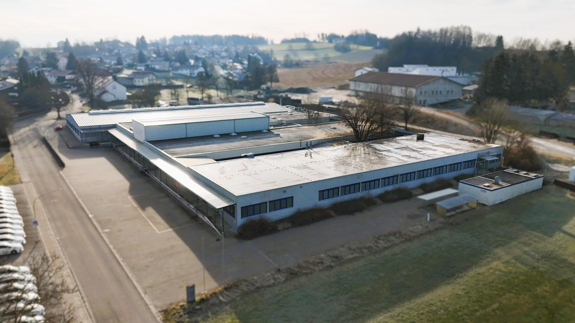 Industriestr. ( Halle 1-4)