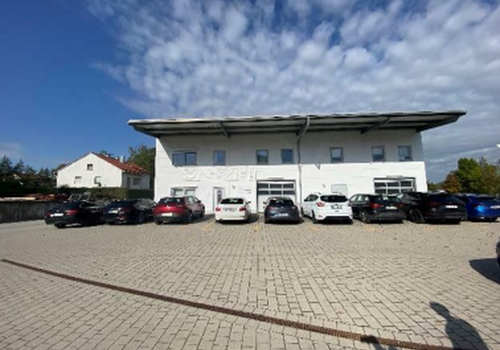 Verwaltungsgebäude + Werkstatt