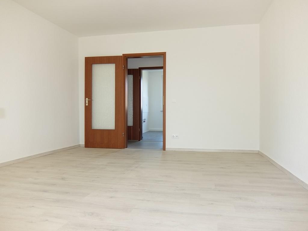 Wohnzimmer_Blick zur Tür