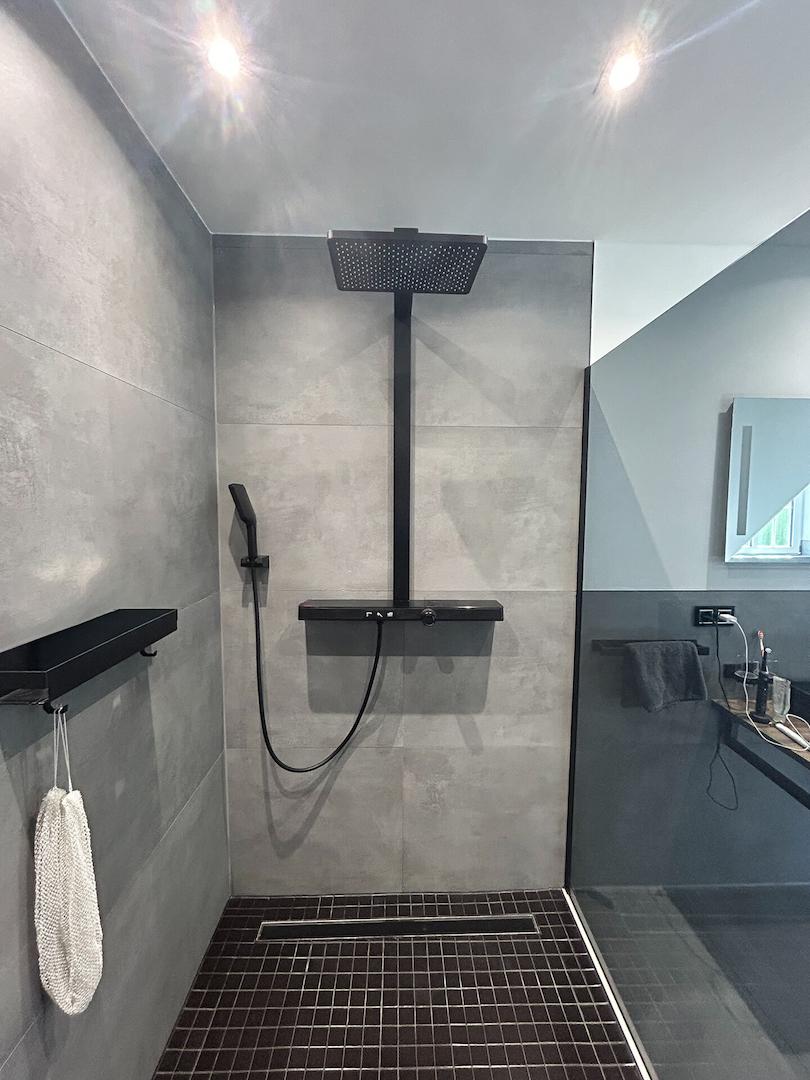23 Dusche 70