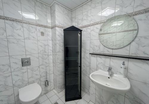 30 Gäste WC KG 70