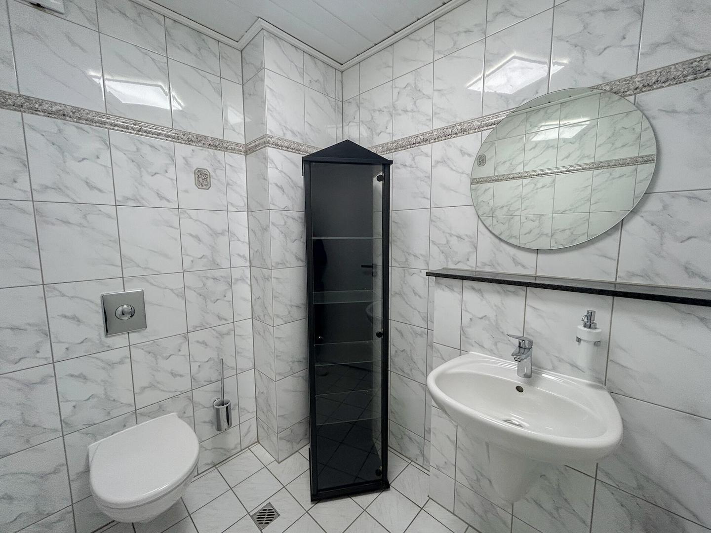30 Gäste WC KG 70