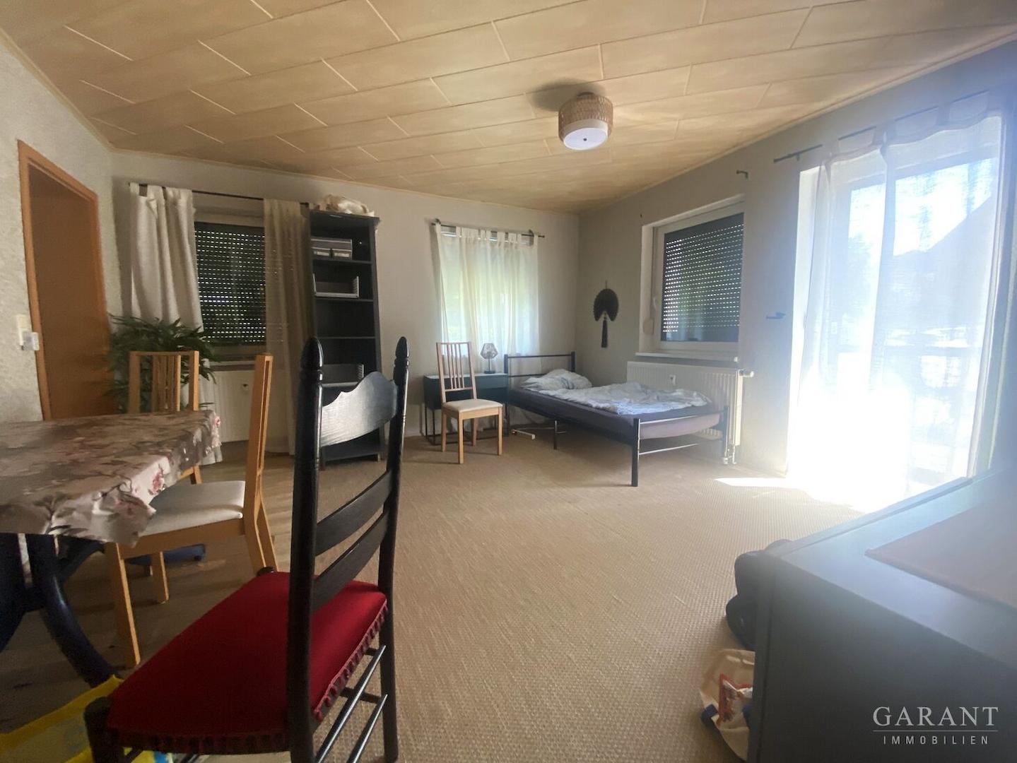 Blick z.B. in ein Zimmer im EG mit Terra...