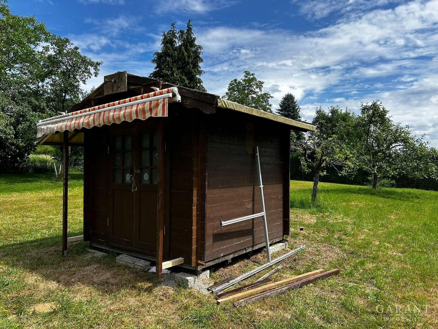 brandneue Gartenhütte