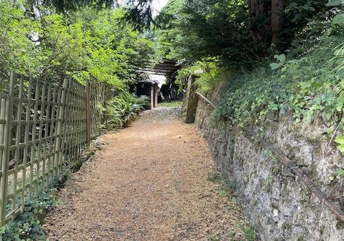 Weg zum Hauseingang