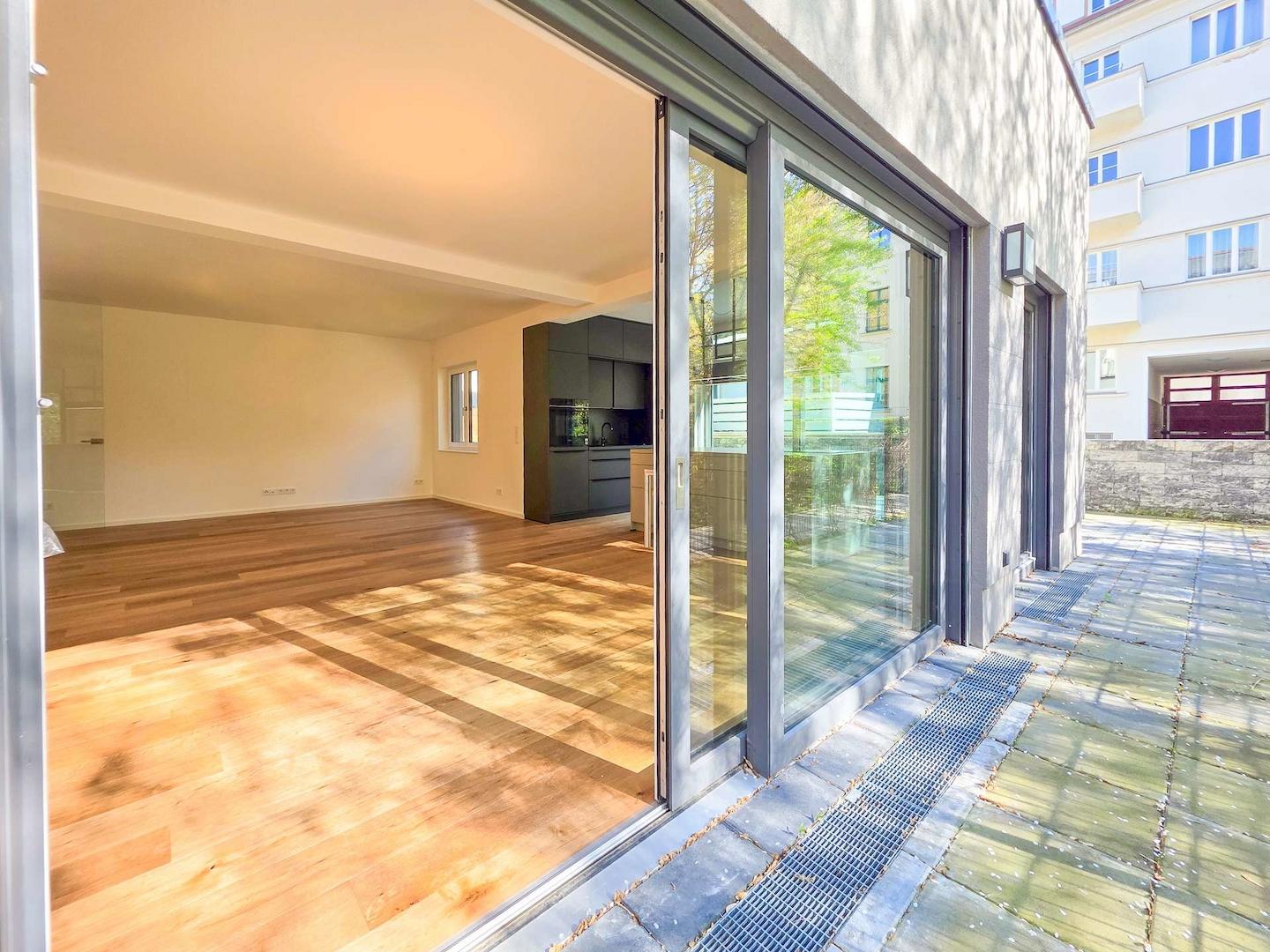 Wohnbereich mit Terrassenzugang