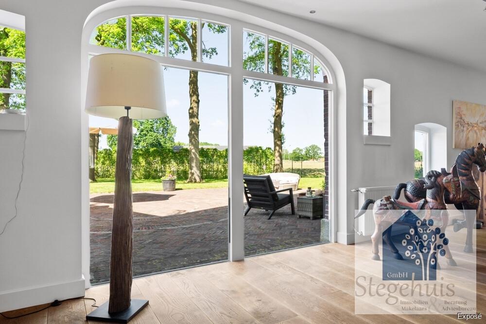 Bogenfenster Wohnzimmer
