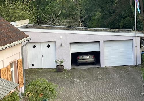 Innenhof mit Garagen