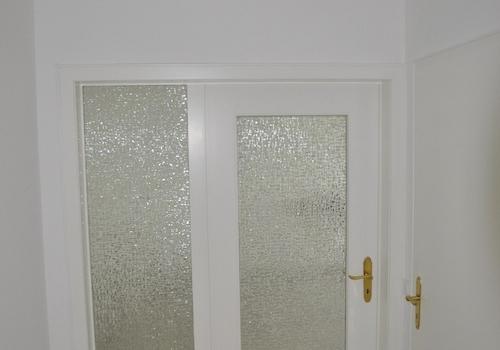 Zugang Wohnzimmer weiß