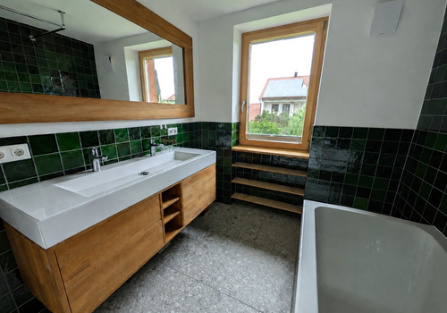 Badezimmer (1. OG)