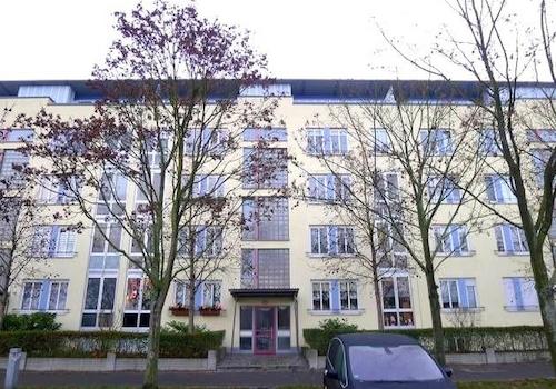 Hausansicht mit Eingang