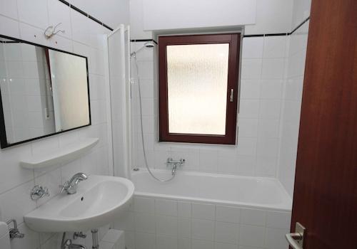 Bad mit Wanne