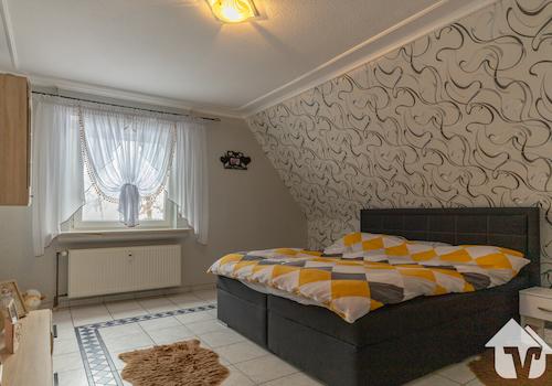 Schlafzimmer DG