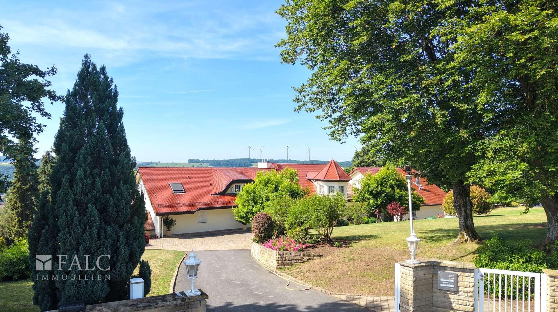 Breite Einfahrt