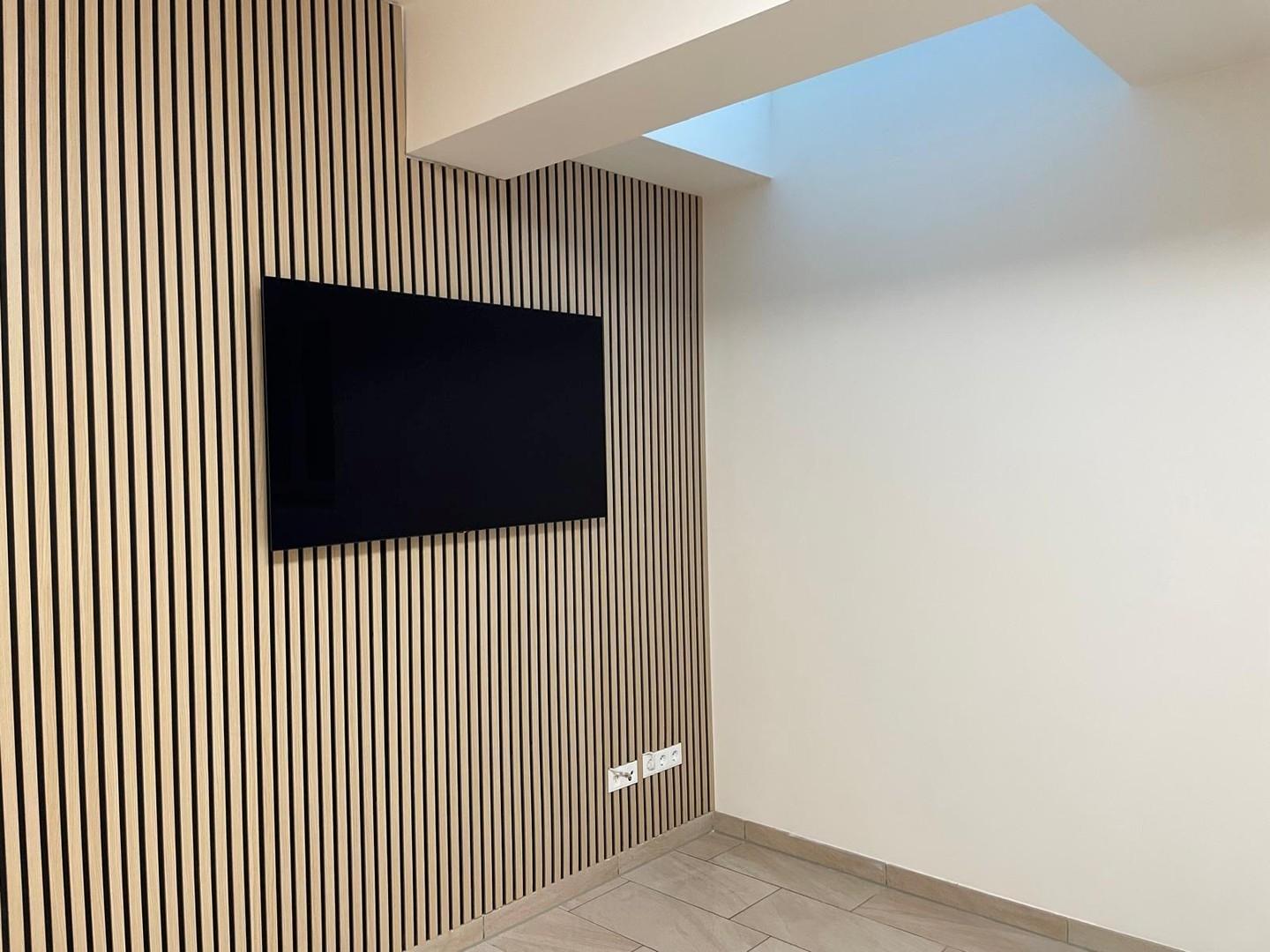 Moderne TV Wand 