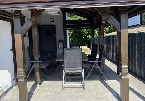Überdachte Terrasse …