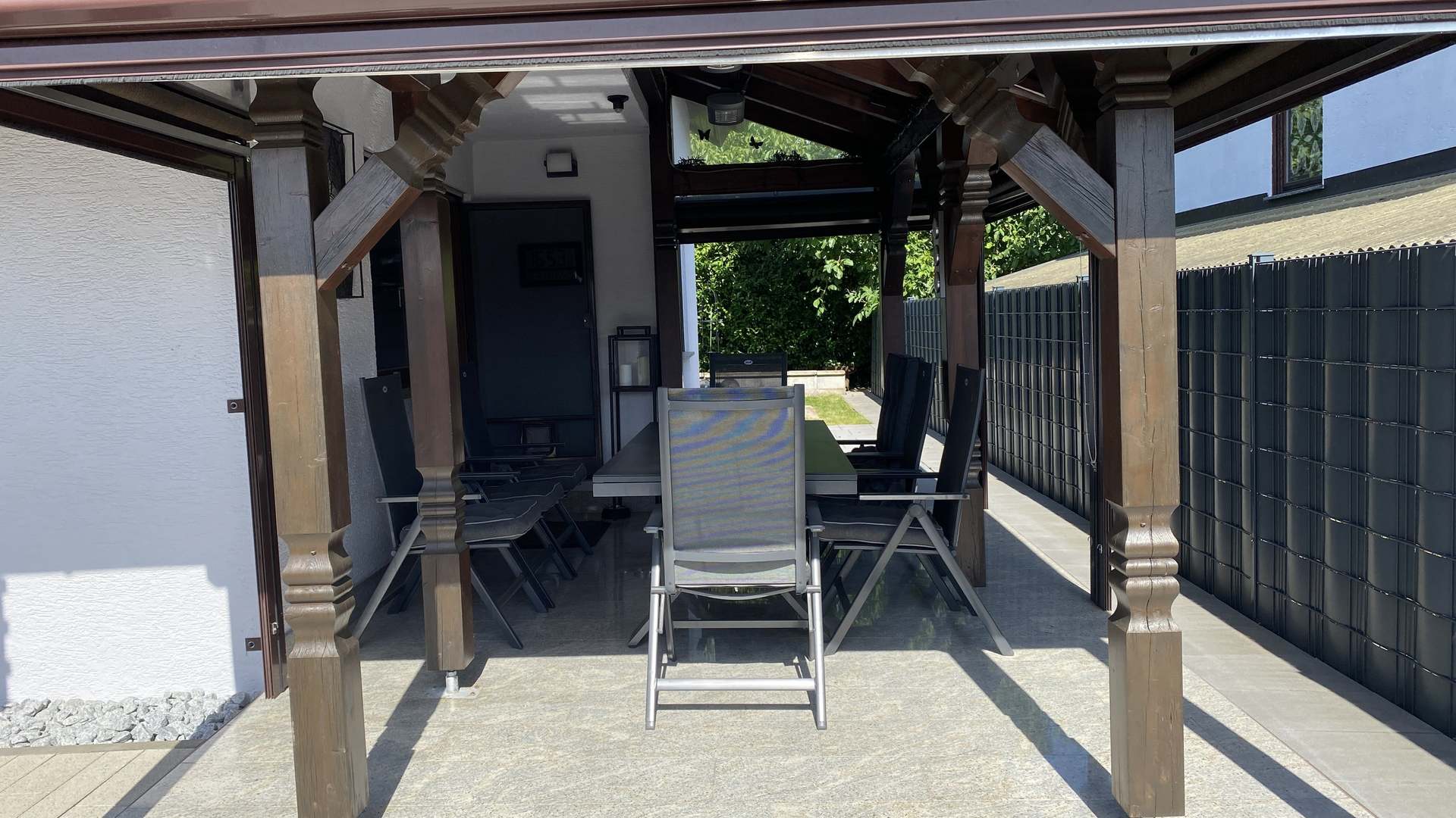 Überdachte Terrasse …