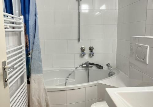 Bad - Duschbadewanne