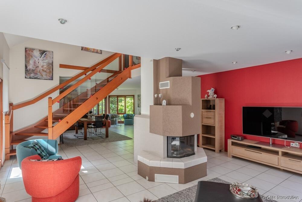 Wohnzimmer mit Blick Richtung Esszimmer