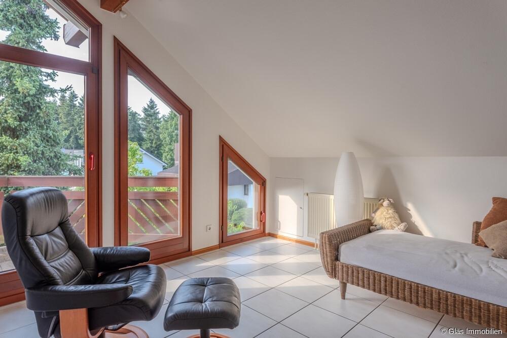 Kinderzimmer 2 mit Balkon