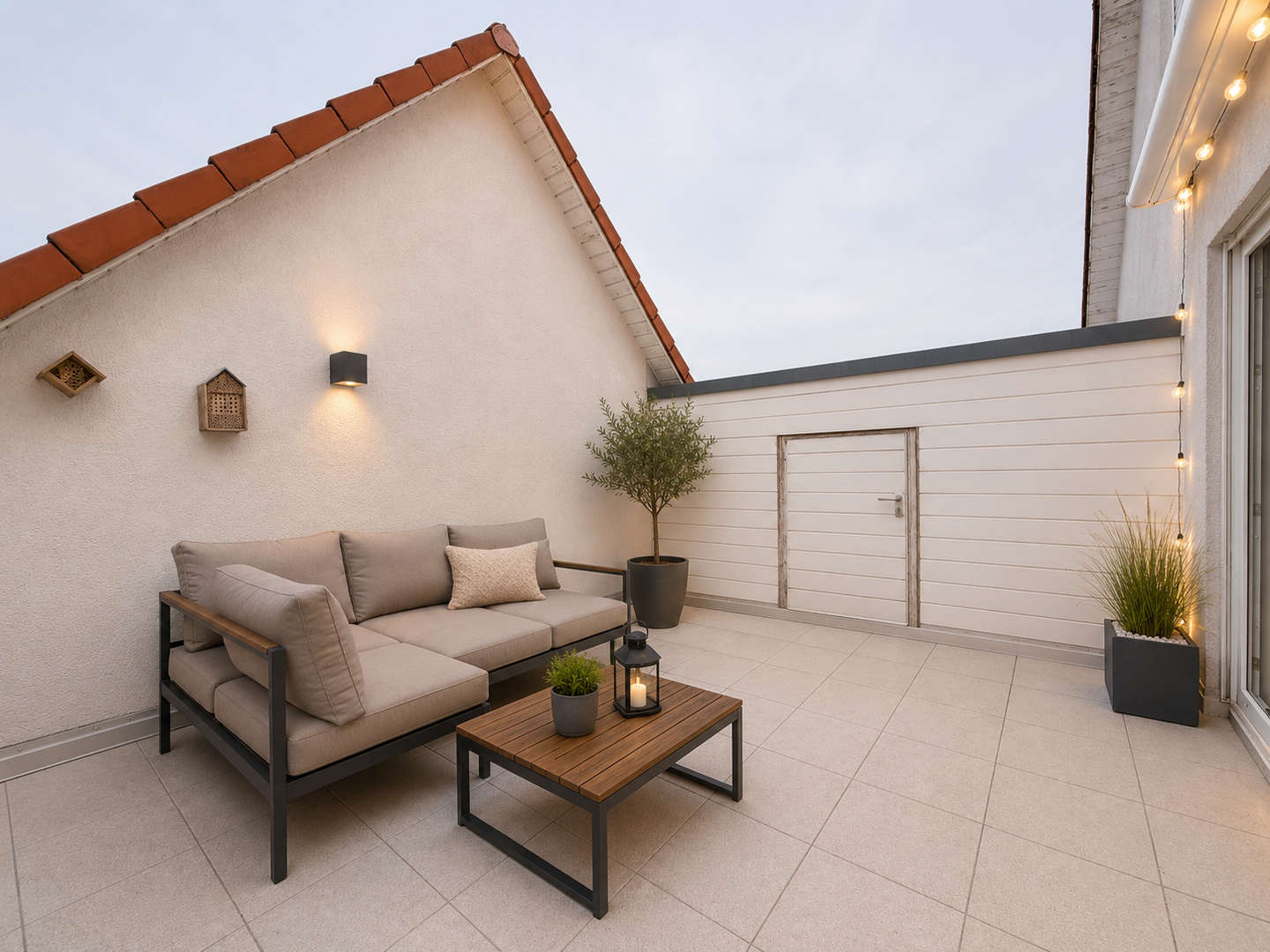 Südterrasse mit Dekobeispiel