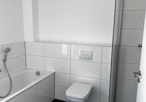 Badezimmer Ansicht 1