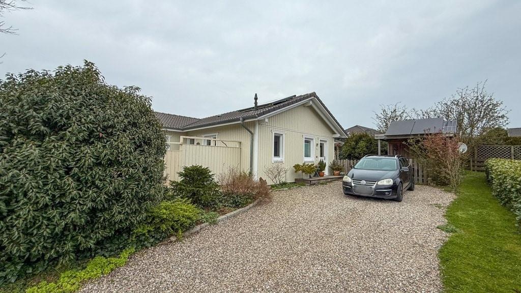 Haus mit Auffahrt