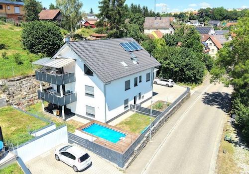 Neubau Hallo!