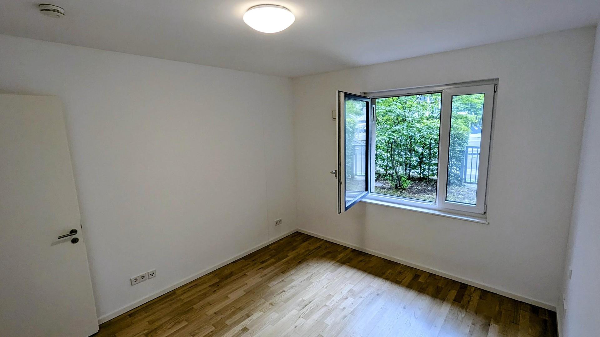 Schlafzimmer mit Blick zum Gar