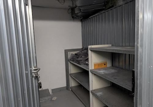 Keller, eigenem Stromanschluss