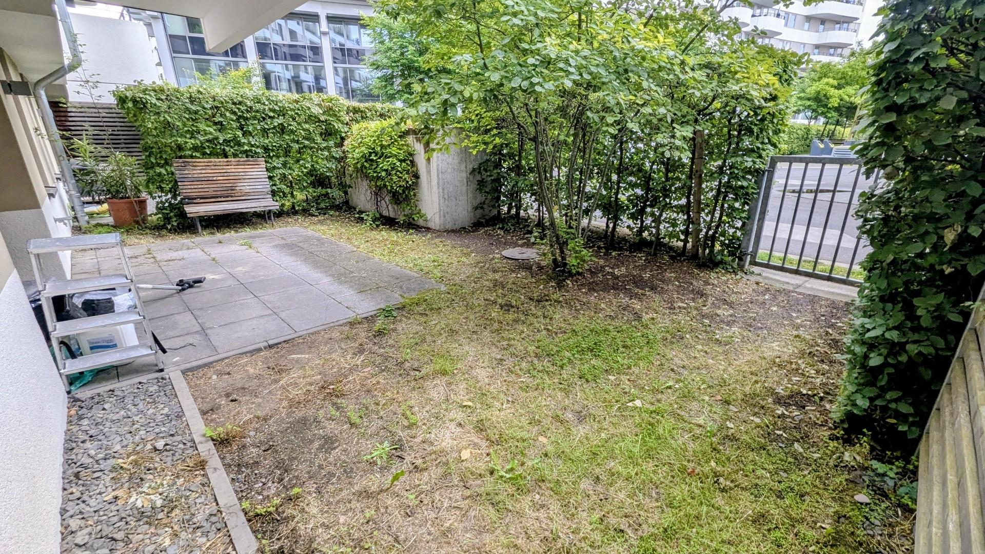 Garten mit Ausgang/ Eingang