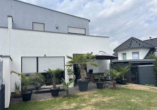Gartenansicht links