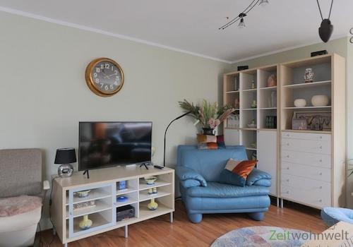 TV und Schrankwand