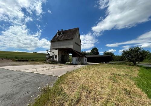 Zufahrt zur Liegenschaft