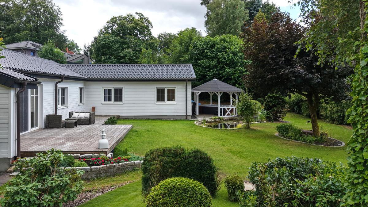 Garten & Terrasse.JPG