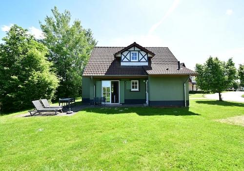 kaufen-freistehendes-ferienhaus-cochem-aussenansicht-golfplatz-recreatieadviseurs-vakantiehuistekoop-nl.jpg