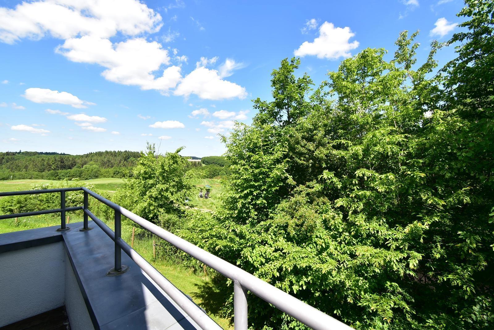 kaufen-freistehendes-ferienhaus-cochem-zweites-schlafzimmer-obergeschoss-und-ambiente-recreatieadviseurs-vakantiehuistekoop-nl.jpg3