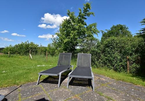 kaufen-freistehendes-ferienhaus-cochem-terrasse-und-aussenbereich-recreatieadviseurs-vakantiehuistekoop-nl.jpg2