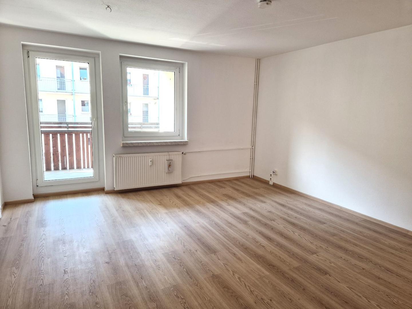 Wohnzimmer m. Balkon