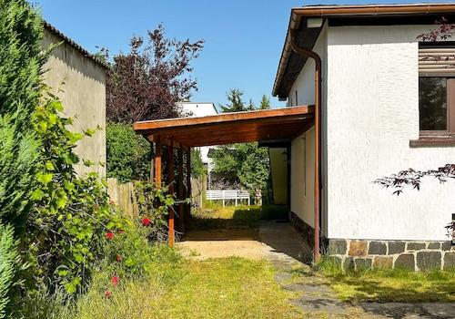 Praktischer Carport