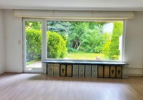 Wohnzimmer / Blick in Garten