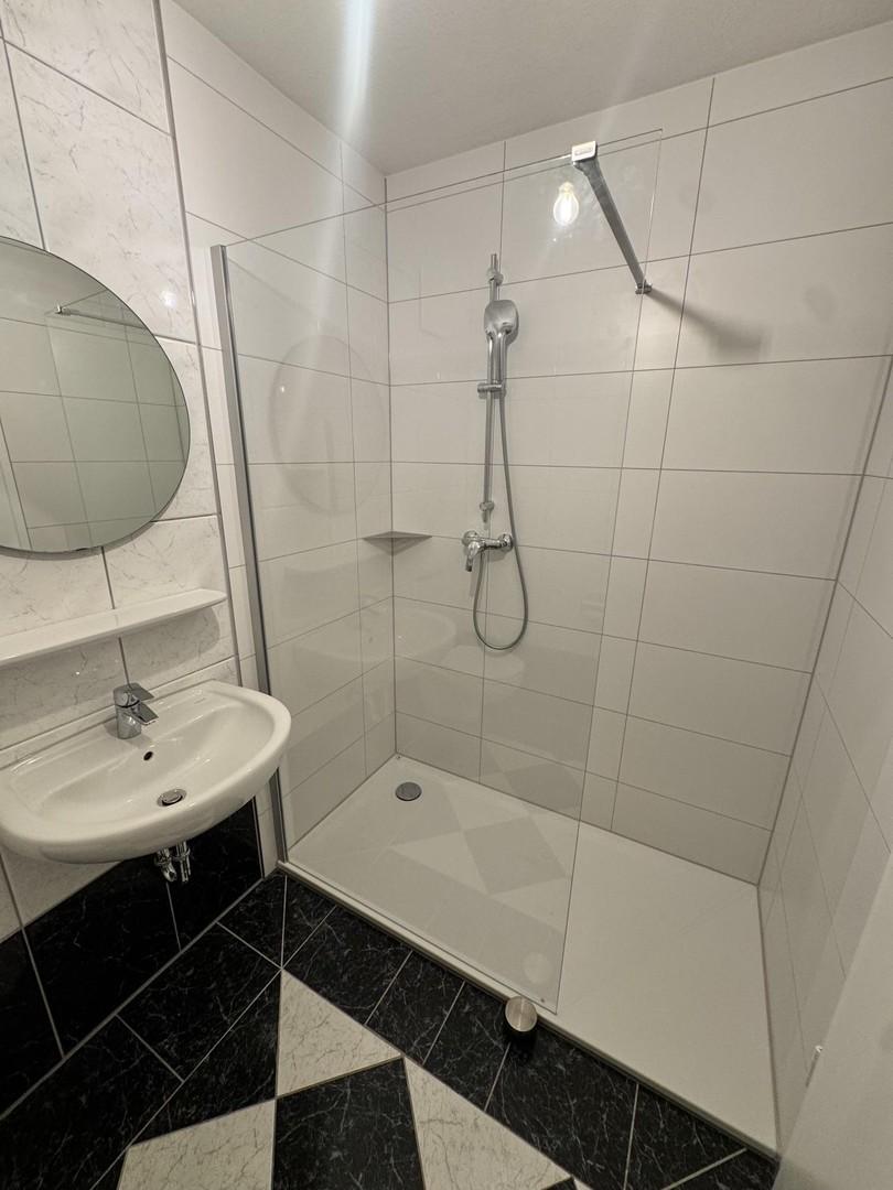 Bad mit ebenerdiger XXL Dusche